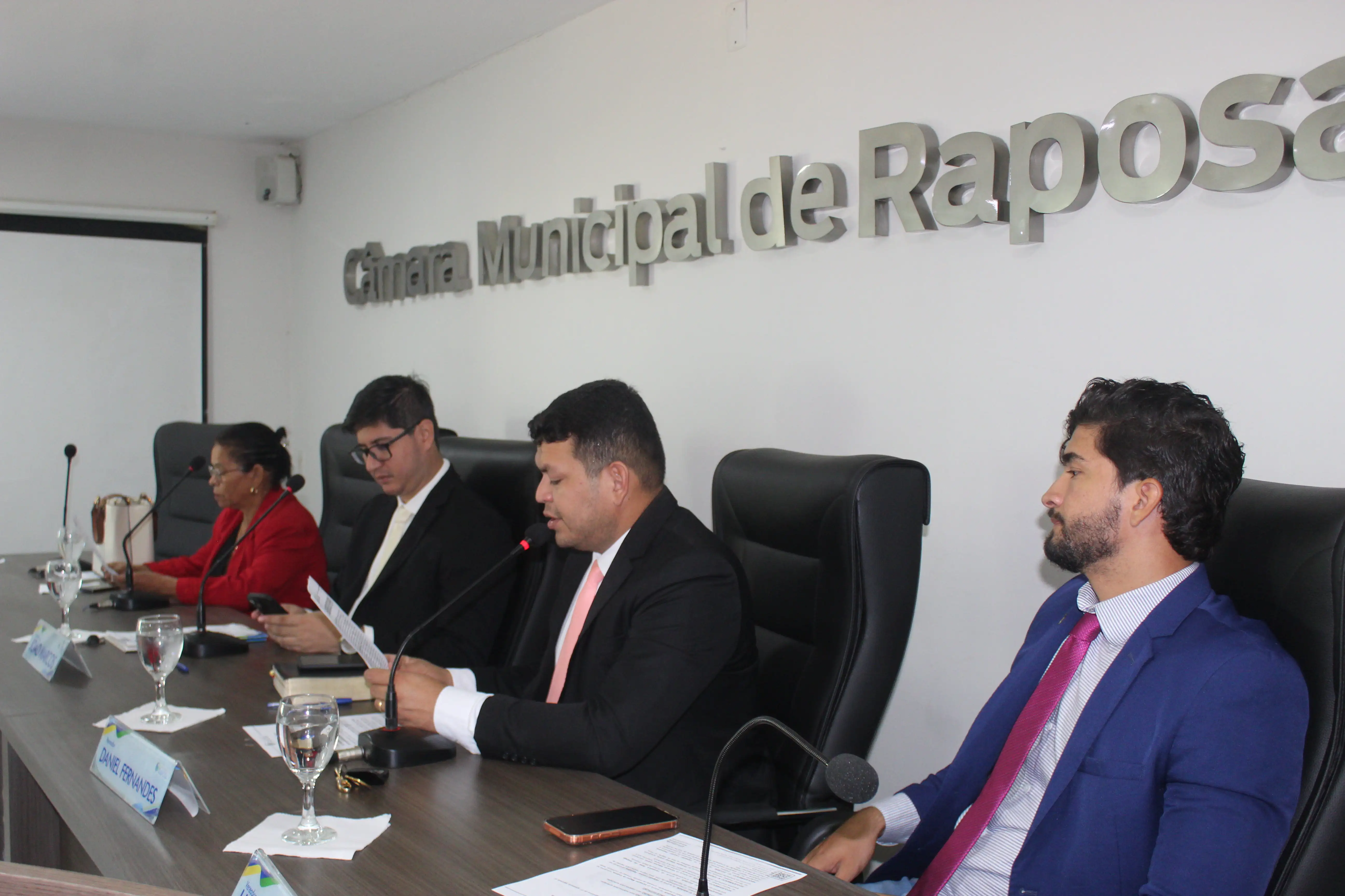 Foto 1 – Câmara de Raposa debate impacto de bloqueio no FPM e aprecia propostas voltadas à infraestrutura, saúde e segurança
