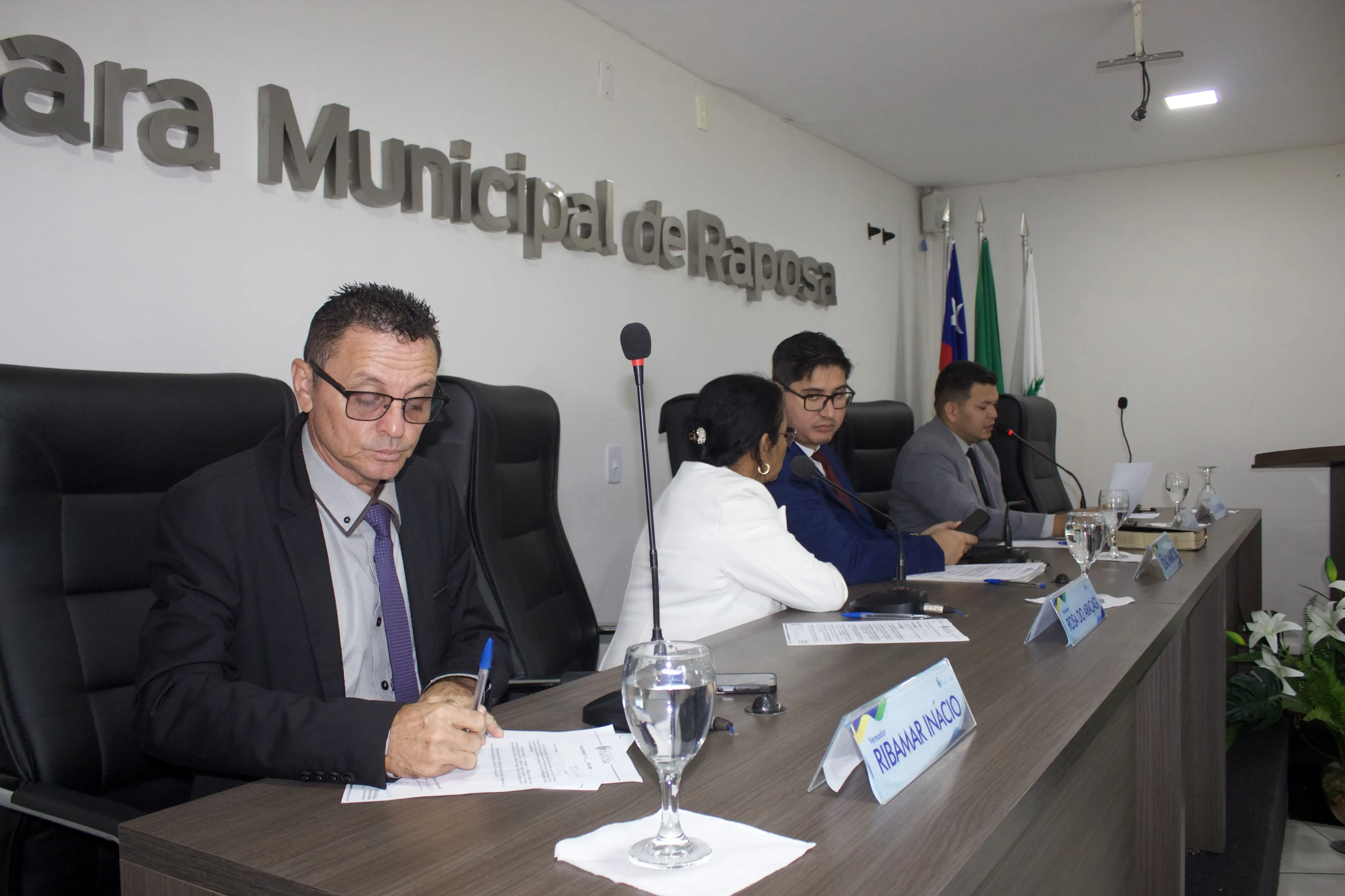 Foto 6 – Câmara de Raposa aprecia matérias voltadas à saúde, segurança e infraestrutura durante sessão ordinária