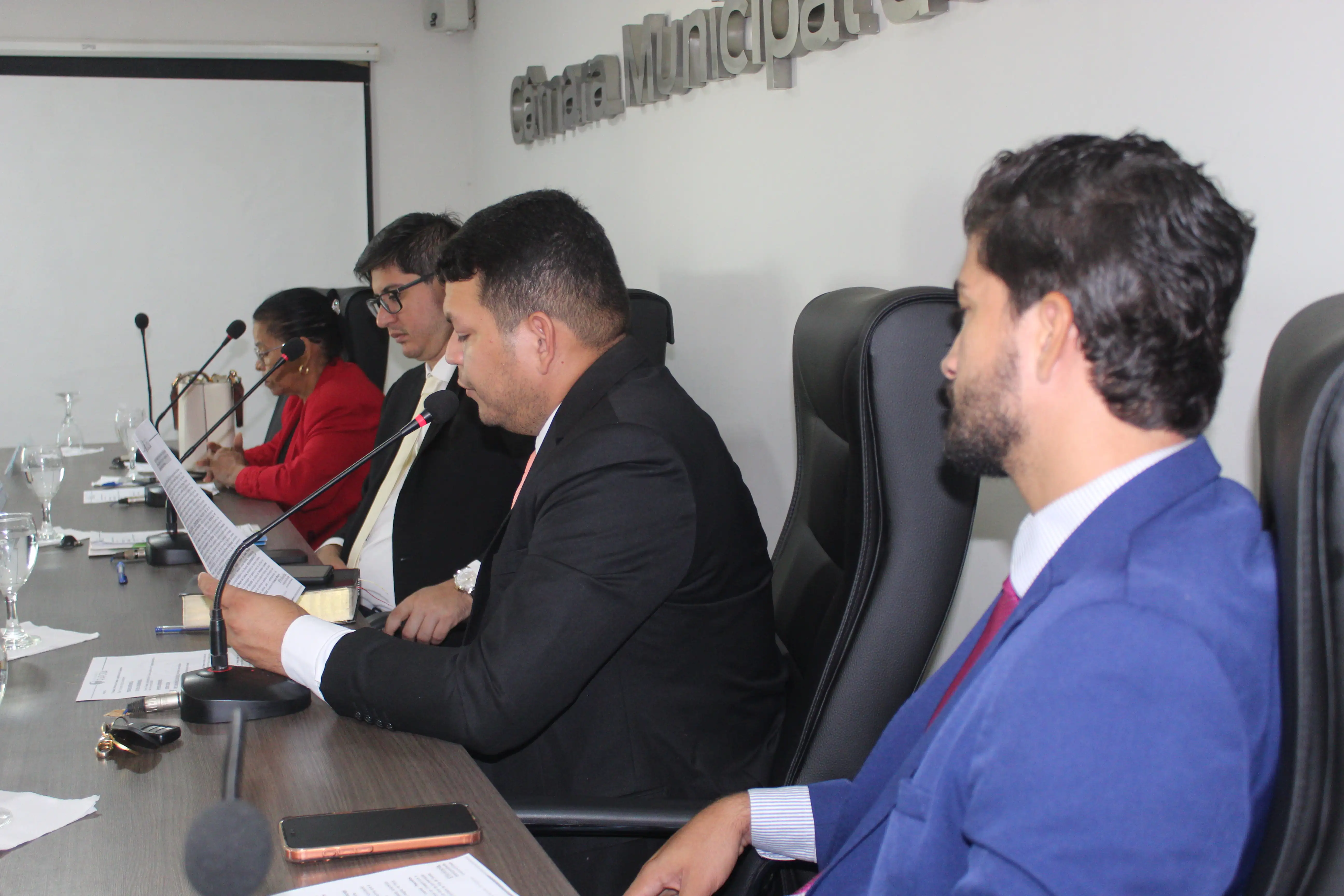 Foto 5 – Câmara de Raposa debate impacto de bloqueio no FPM e aprecia propostas voltadas à infraestrutura, saúde e segurança